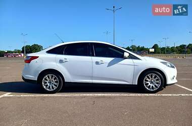 Седан Ford Focus 2014 в 