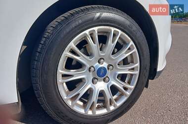 Седан Ford Focus 2014 в 