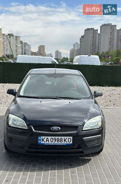 Хэтчбек Ford Focus 2005 в 