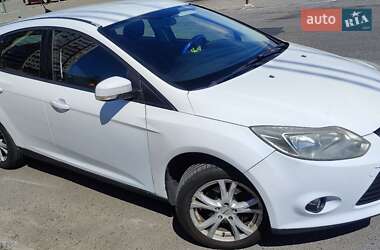 Хэтчбек Ford Focus 2012 в 