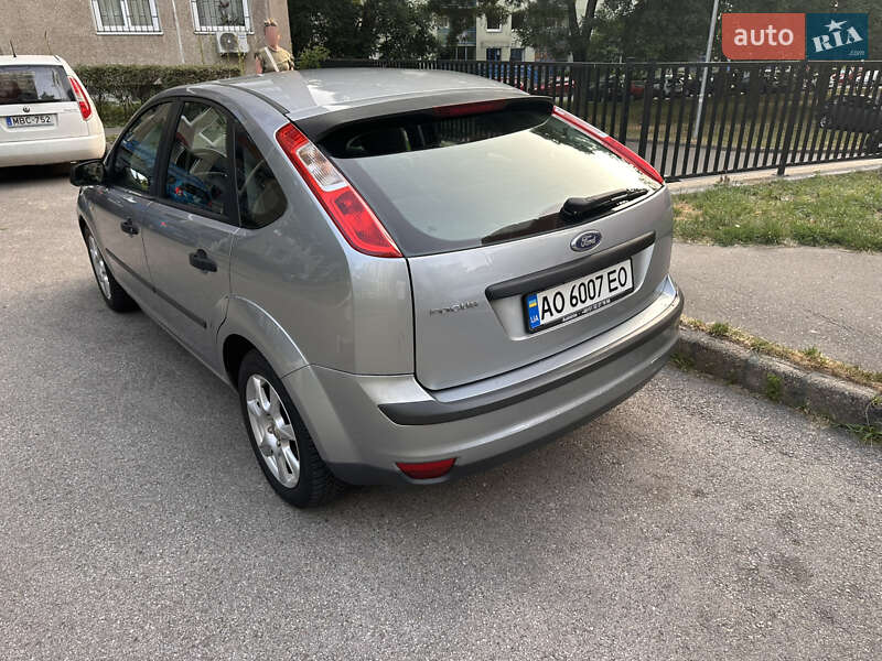 Хэтчбек Ford Focus 2005 в Ужгороде