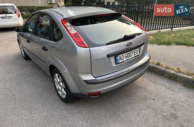 Хэтчбек Ford Focus 2005 в 