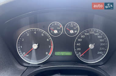 Хэтчбек Ford Focus 2005 в 