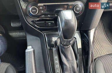 Хэтчбек Ford Focus 2013 в 