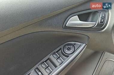 Седан Ford Focus 2017 в 