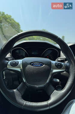 Седан Ford Focus 2014 в 