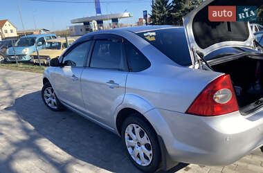 Седан Ford Focus 2011 в 