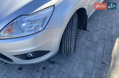 Седан Ford Focus 2011 в 