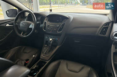 Хэтчбек Ford Focus 2015 в 
