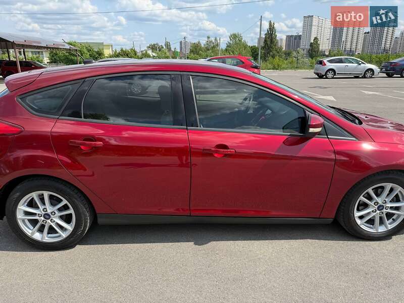 Хэтчбек Ford Focus 2015 в Киеве