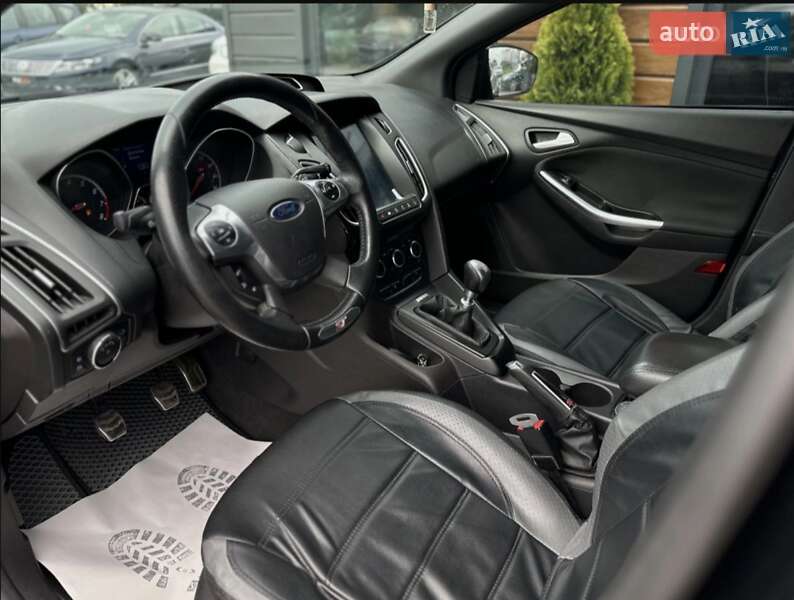 Хэтчбек Ford Focus 2014 в Шептицькому