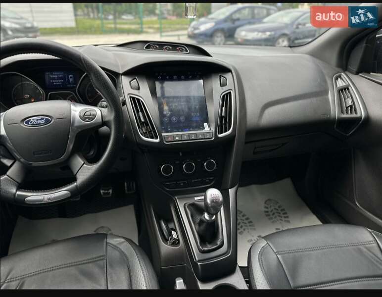 Хэтчбек Ford Focus 2014 в Шептицькому