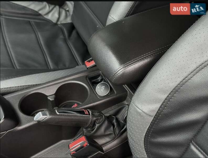 Хэтчбек Ford Focus 2014 в Шептицькому