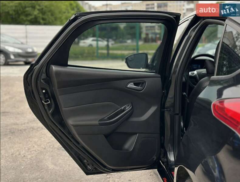 Хэтчбек Ford Focus 2014 в Шептицькому