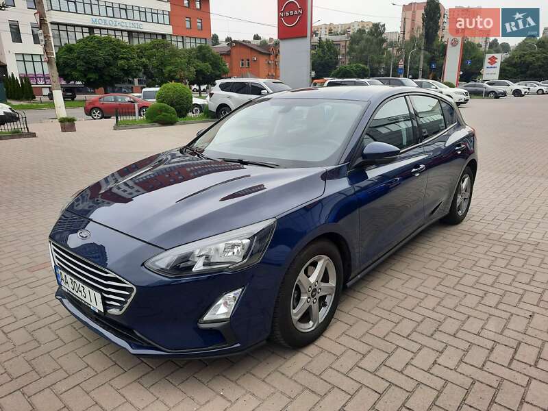 Хэтчбек Ford Focus 2019 в 