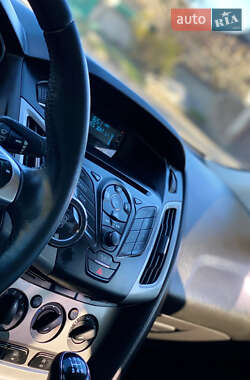 Седан Ford Focus 2013 в 