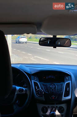 Седан Ford Focus 2013 в 