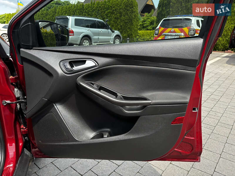 Седан Ford Focus 2016 в Стрию