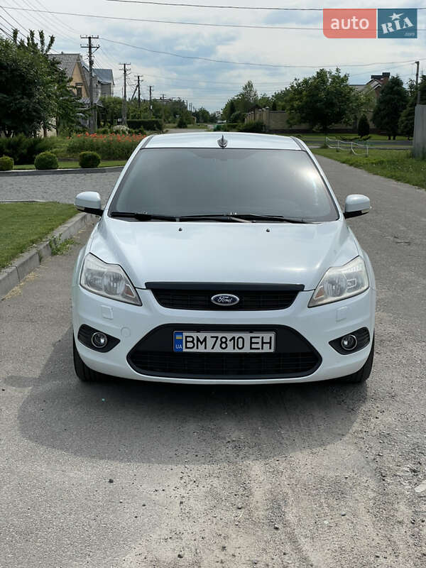 Хэтчбек Ford Focus 2010 в Сумах