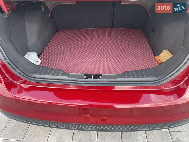Седан Ford Focus 2013 в Миргороде