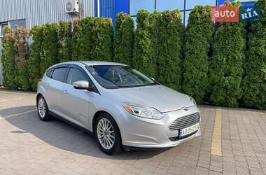 Хэтчбек Ford Focus 2013 в 