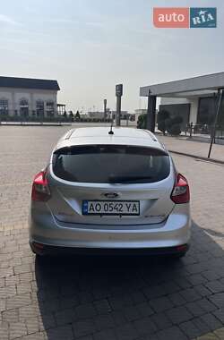Хэтчбек Ford Focus 2013 в 
