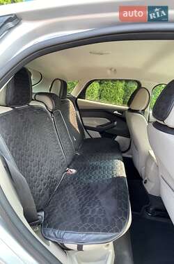 Хэтчбек Ford Focus 2013 в 