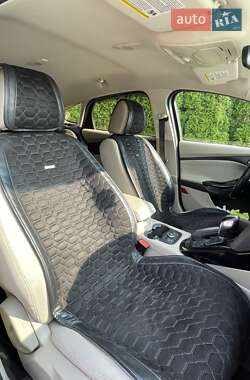 Хэтчбек Ford Focus 2013 в 