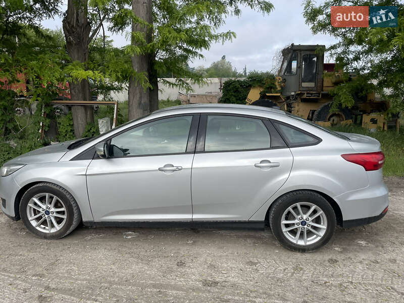 Седан Ford Focus 2015 в Дніпрі
