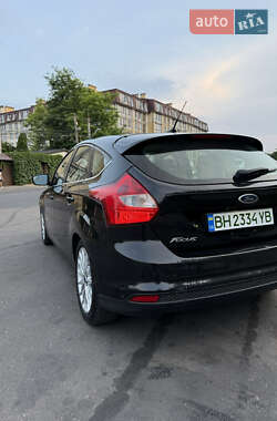 Хэтчбек Ford Focus 2014 в 