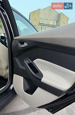 Хэтчбек Ford Focus 2014 в 