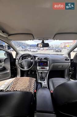 Хэтчбек Ford Focus 2009 в 