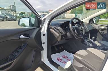 Хэтчбек Ford Focus 2013 в 
