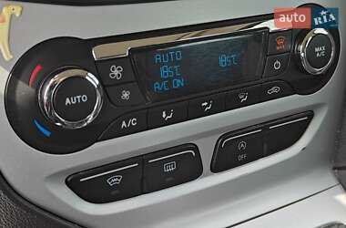 Хэтчбек Ford Focus 2013 в 