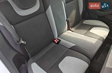 Хэтчбек Ford Focus 2013 в 