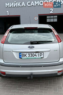 Хэтчбек Ford Focus 2007 в 