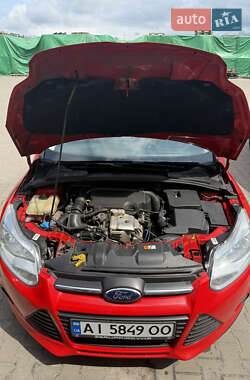 Хэтчбек Ford Focus 2013 в 