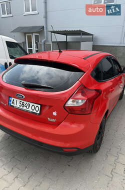 Хэтчбек Ford Focus 2013 в 
