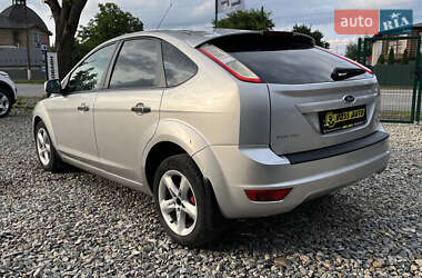 Хэтчбек Ford Focus 2011 в 