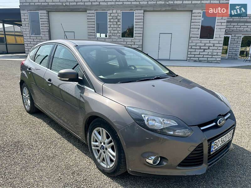 Хэтчбек Ford Focus 2013 в 