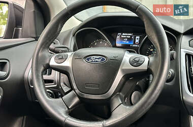 Седан Ford Focus 2013 в 
