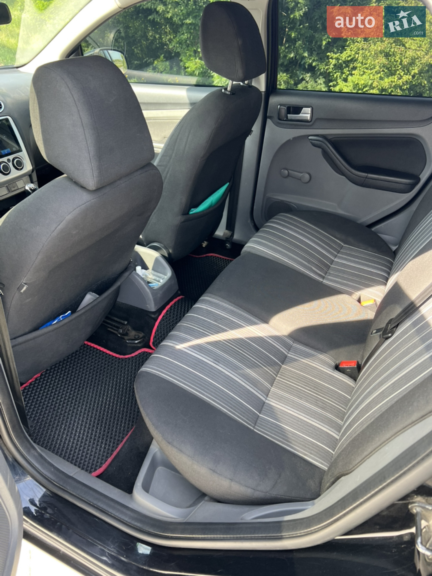 2010 Ford Focus - мініатюра 10