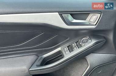 Хэтчбек Ford Focus 2019 в 