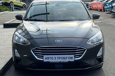 Хэтчбек Ford Focus 2019 в 