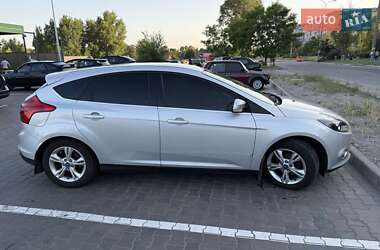 Хэтчбек Ford Focus 2013 в 
