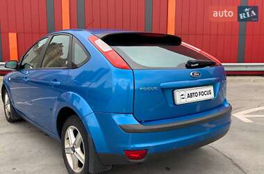 Хэтчбек Ford Focus 2005 в 