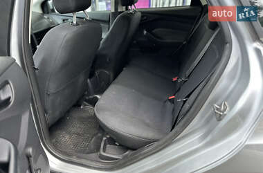 Хэтчбек Ford Focus 2012 в 