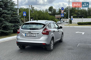Хэтчбек Ford Focus 2012 в 