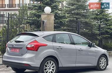 Хэтчбек Ford Focus 2012 в 