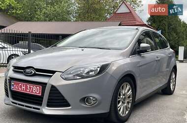 Хэтчбек Ford Focus 2012 в 
